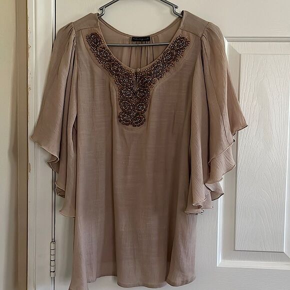 Creative Design Works beaded Neck Top - Picture 1 of 8